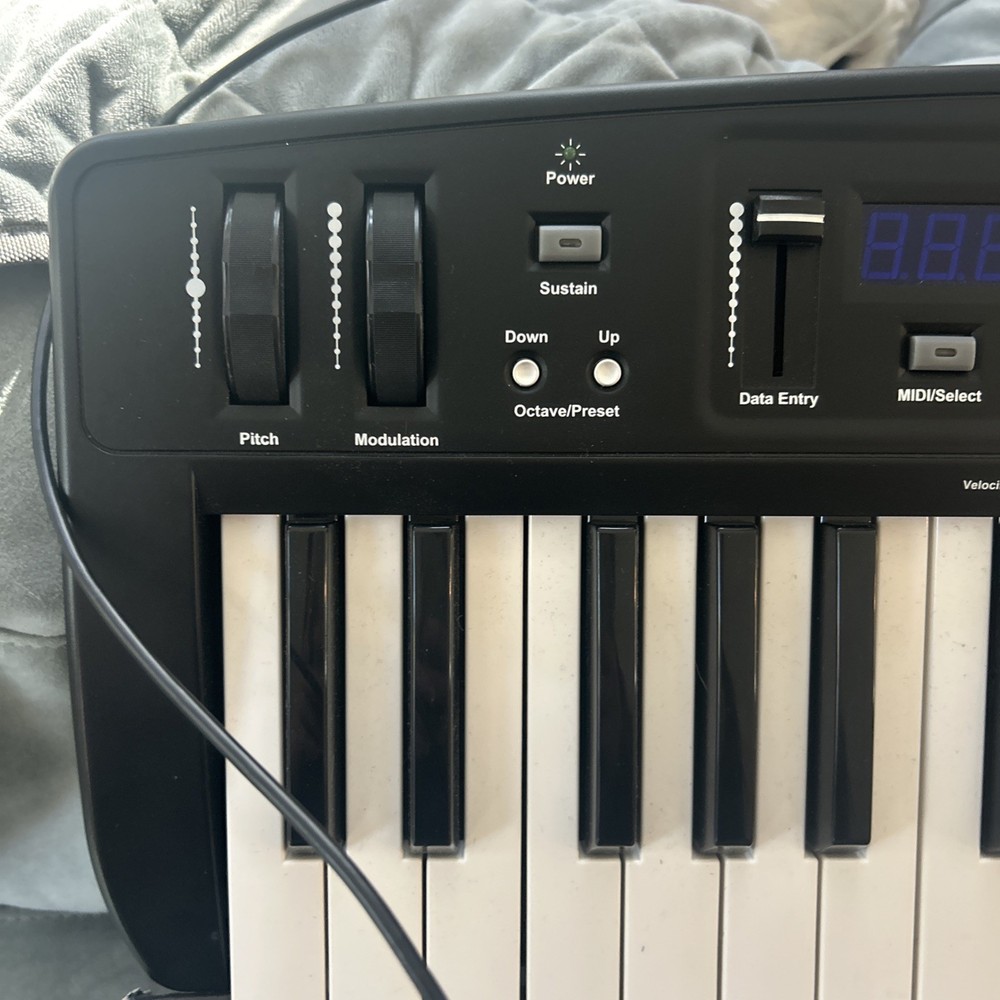 Miditech i2 Control 37 MIDI Controller Keyboard Tested Working