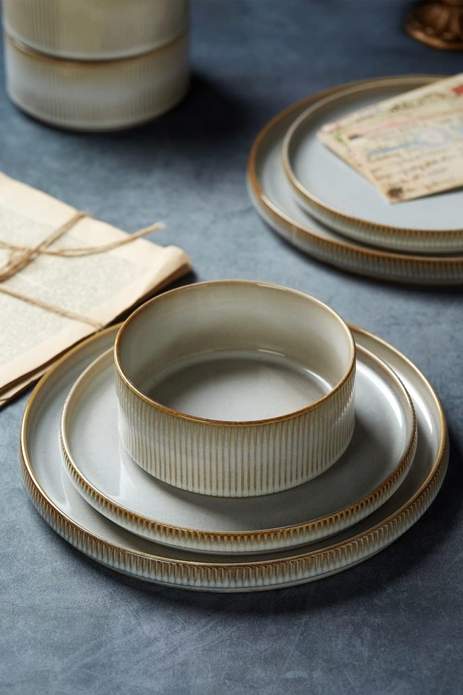 famiware Star Plates and Bowls Sets, Modern Stoneware Dinnerware Sets for 6, 18-