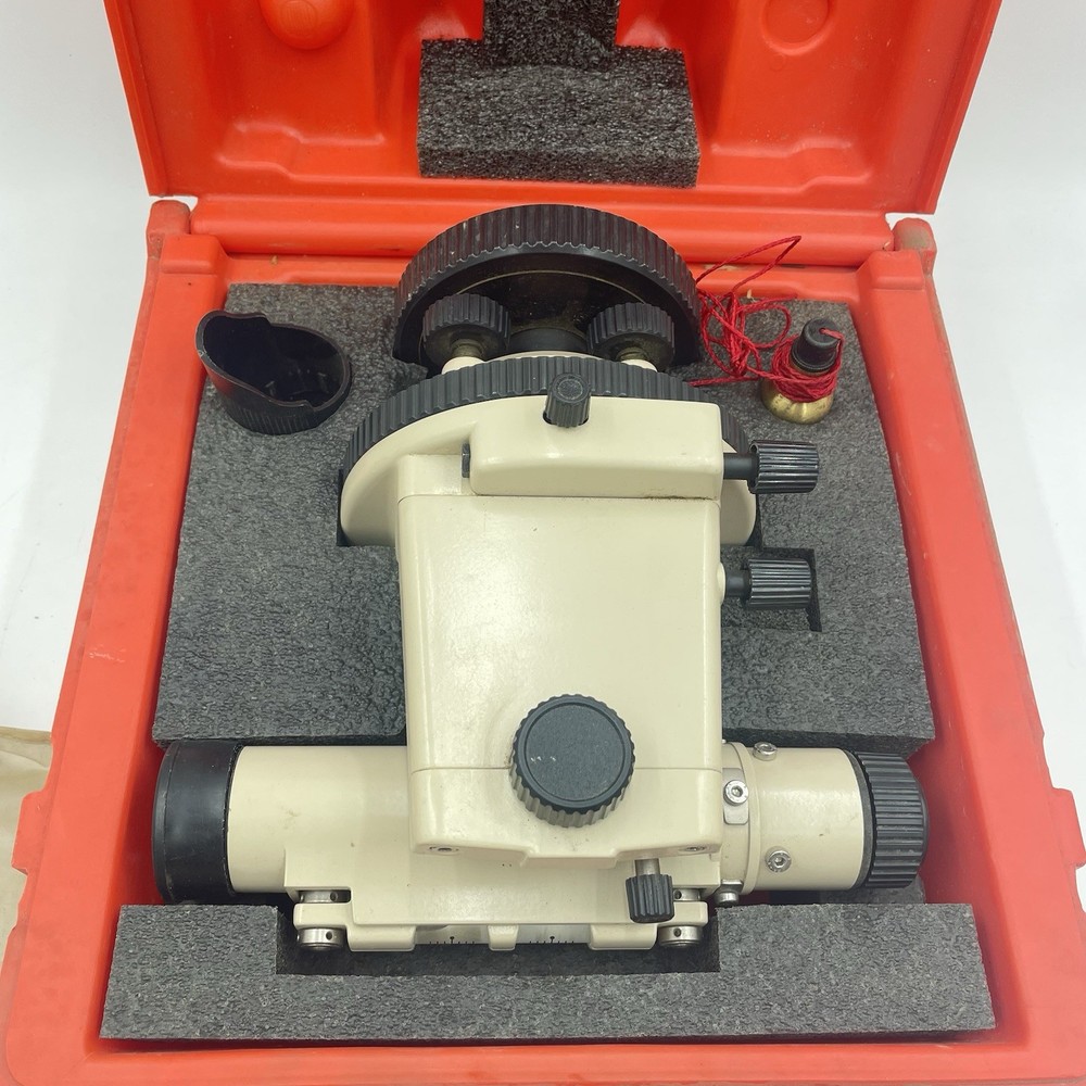 Realist David White Instruments LT8-300 Optical Level-Transit In Case