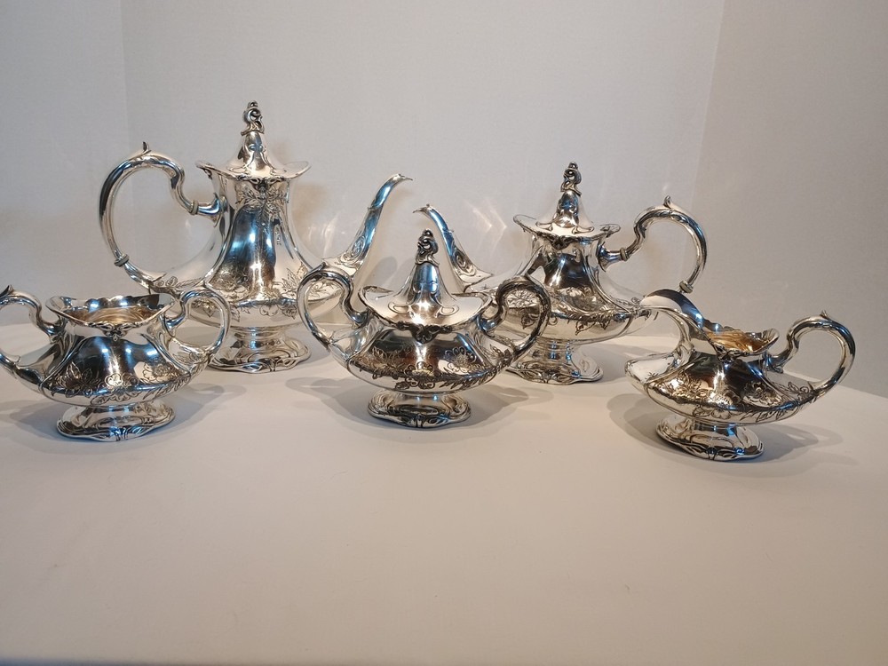 STUNNING** Reed & Barton silver plated Etched coffee/tea set 5 Piece Set Floral