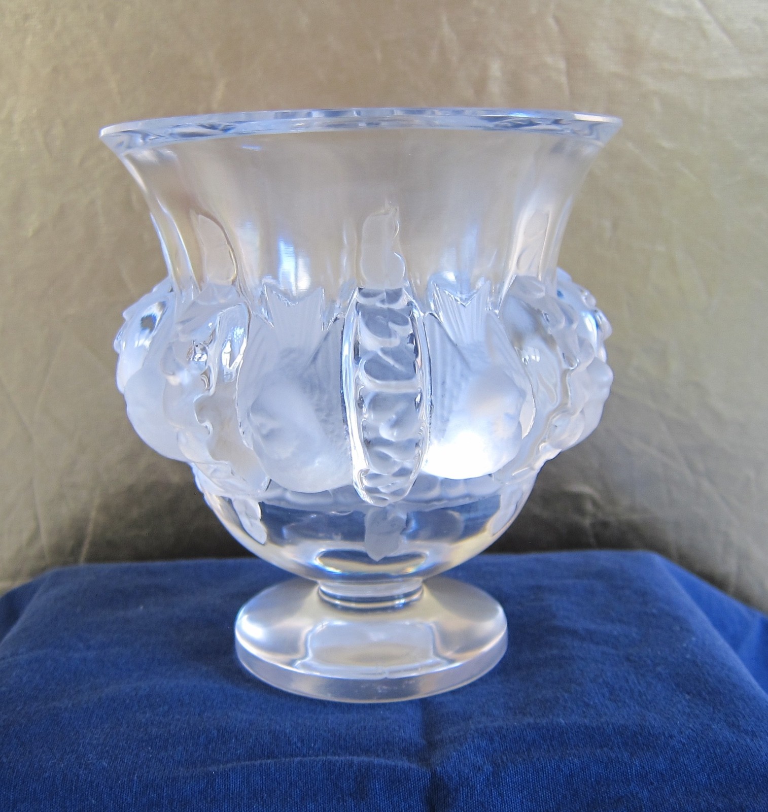 SIGNED Vintage Lalique Frosted Glass Satin Crystal Dampierre Bird Vase