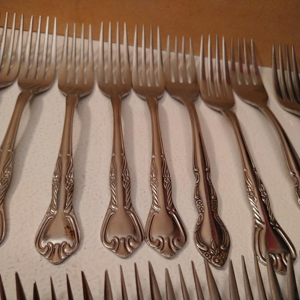 Gensico 42 pc Set Modern Classic Flatware Stainless Japan