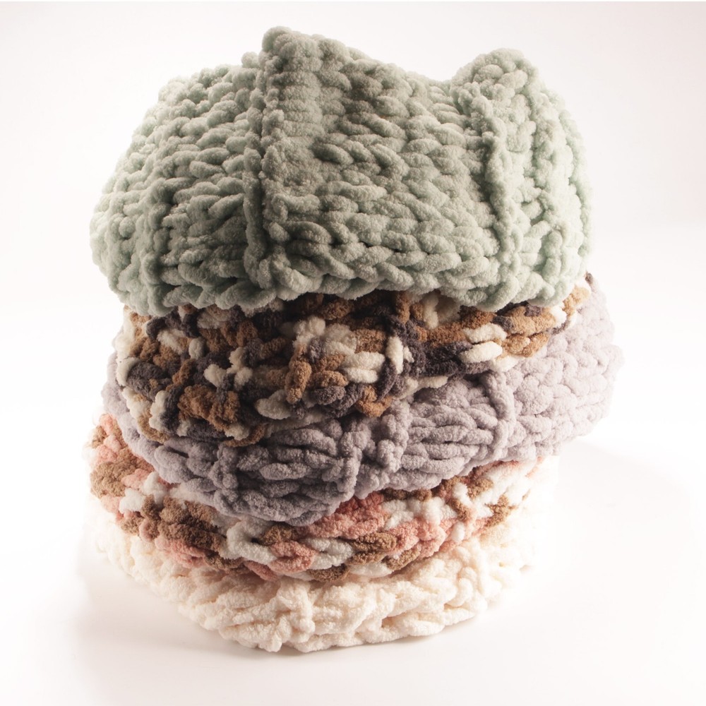 JubileeYarn Fun Finger Loops Yarn - Jumbo Polyester - Solid Colors