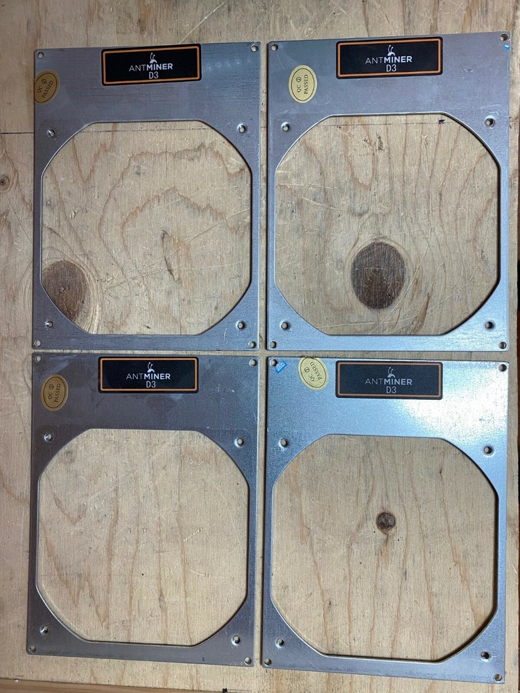 One (1) Fan Bracket Plate for Antminer