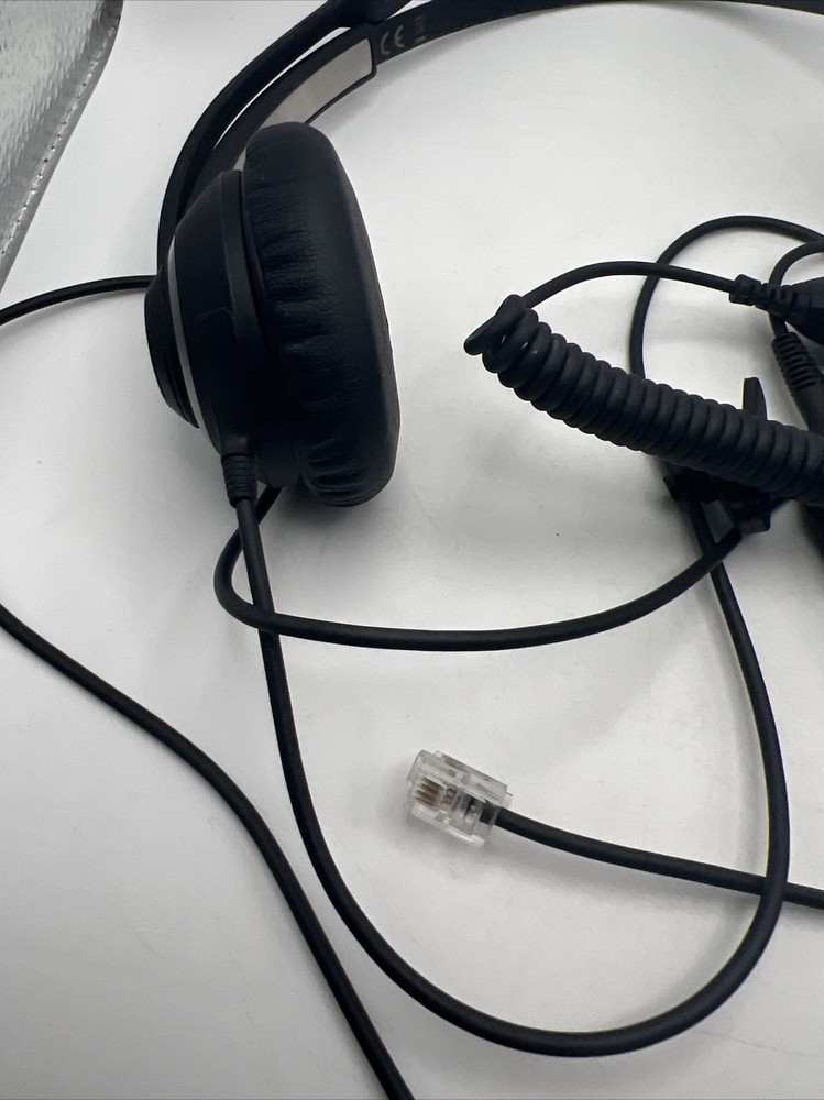 Sennheiser Headset With CAVA31 Connective Cable READ!!!