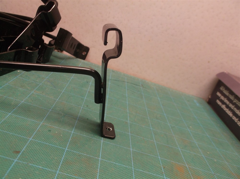 12 8.5" black retail display hooks