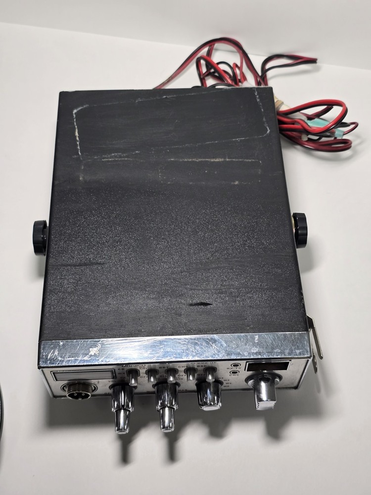 Read Uniden PC68 Elite 40Ch CB with Echo-Variable Output Power-Talkback