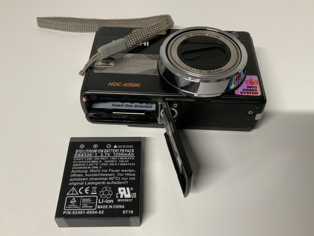 Hitachi HDC-1051E Digital Compact Camera 6x Super Zoom untested read description