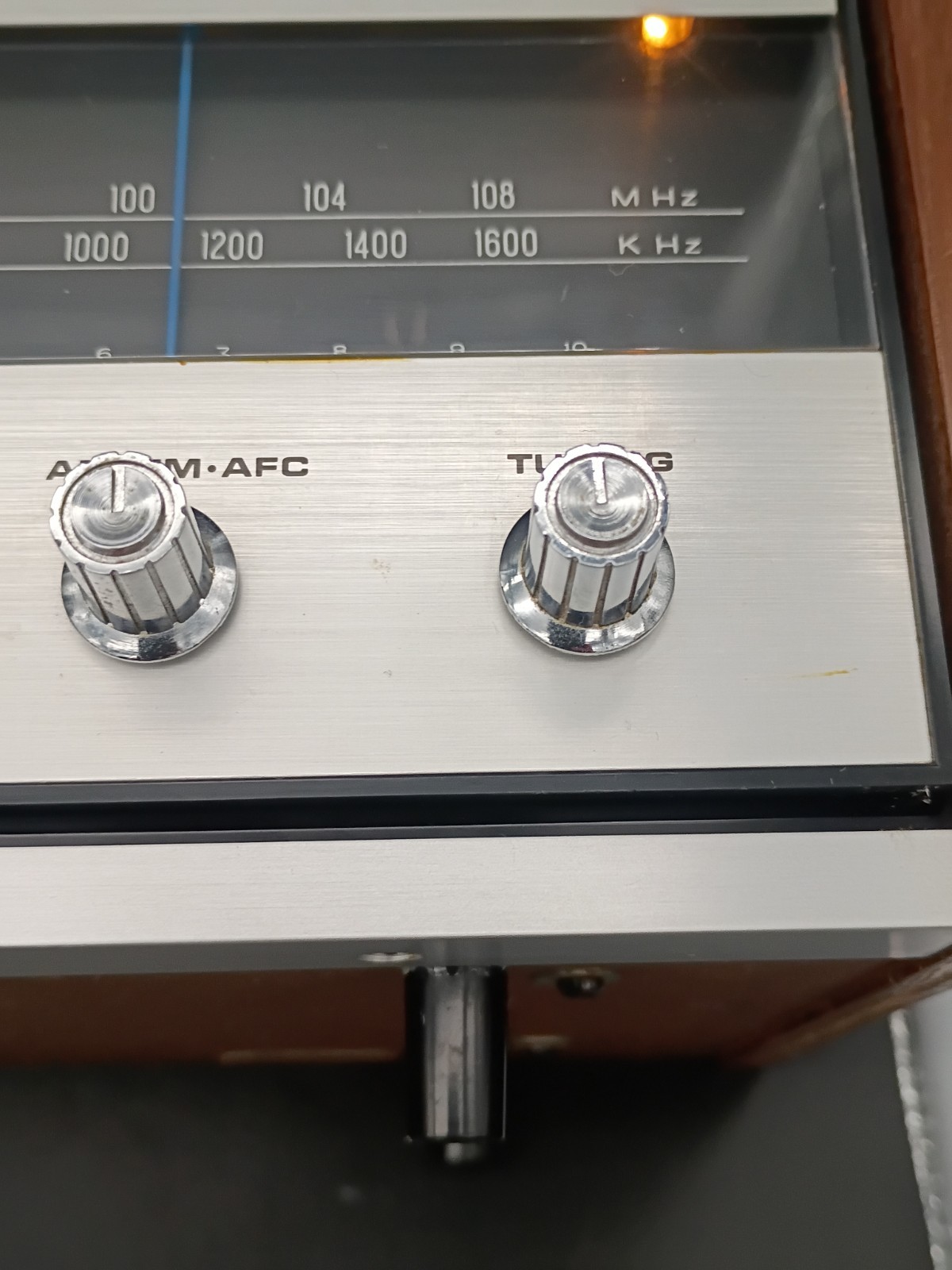 Vintage Sony 8F-56W AM FM 9 Transistor Table Radio Wood Cabinet Japan Working