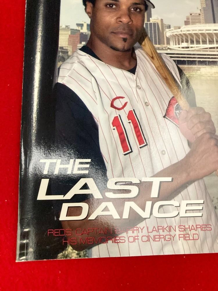 BARRY LARKIN Cincinnati Reds 2002 Final Series SPECIAL EDITION Program Magazine
