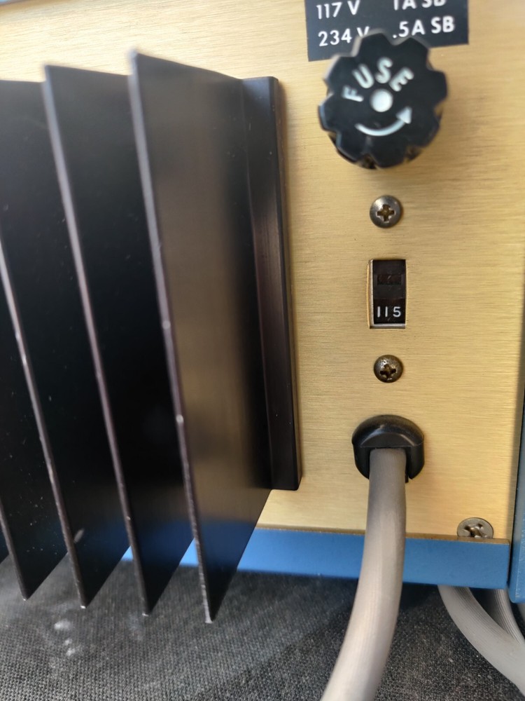 BERKELEY NUCLEONICS CORP BNC LIGHT PULSE GENERATOR Model 6010