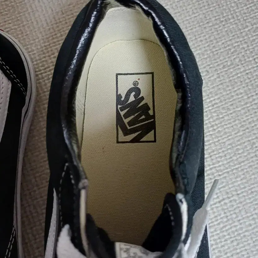 Vans Old Skool Black/White Sneakers