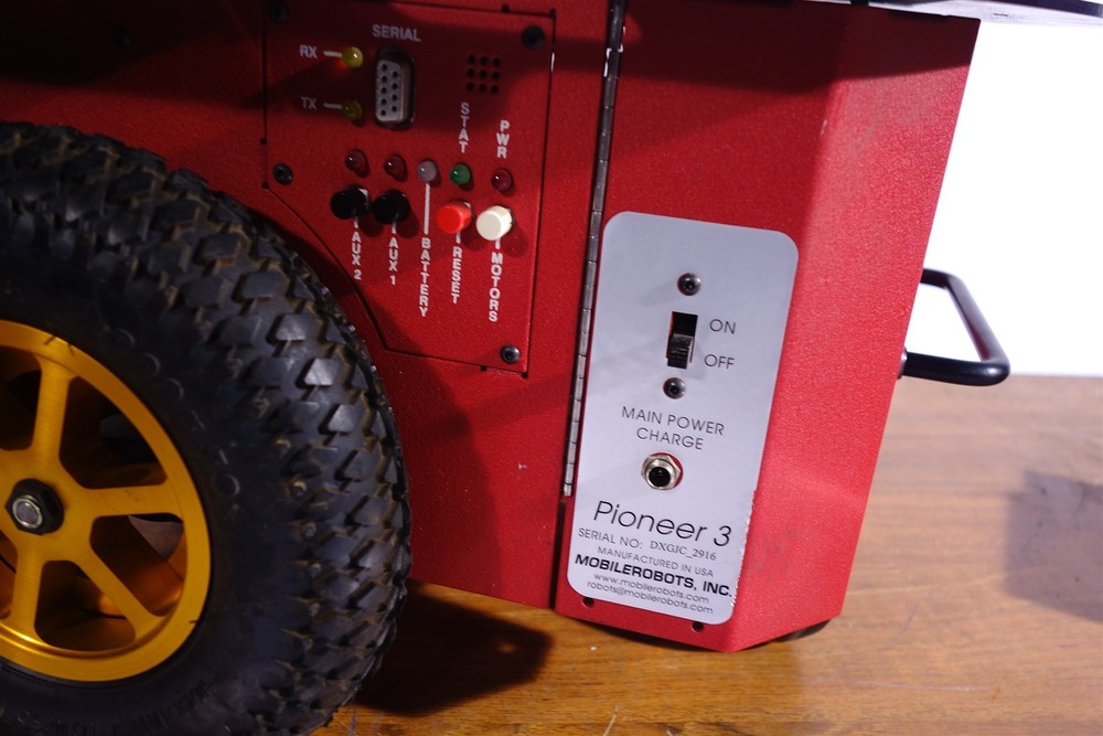 Mobile Robots P3-DX Pioneer 3 Robot