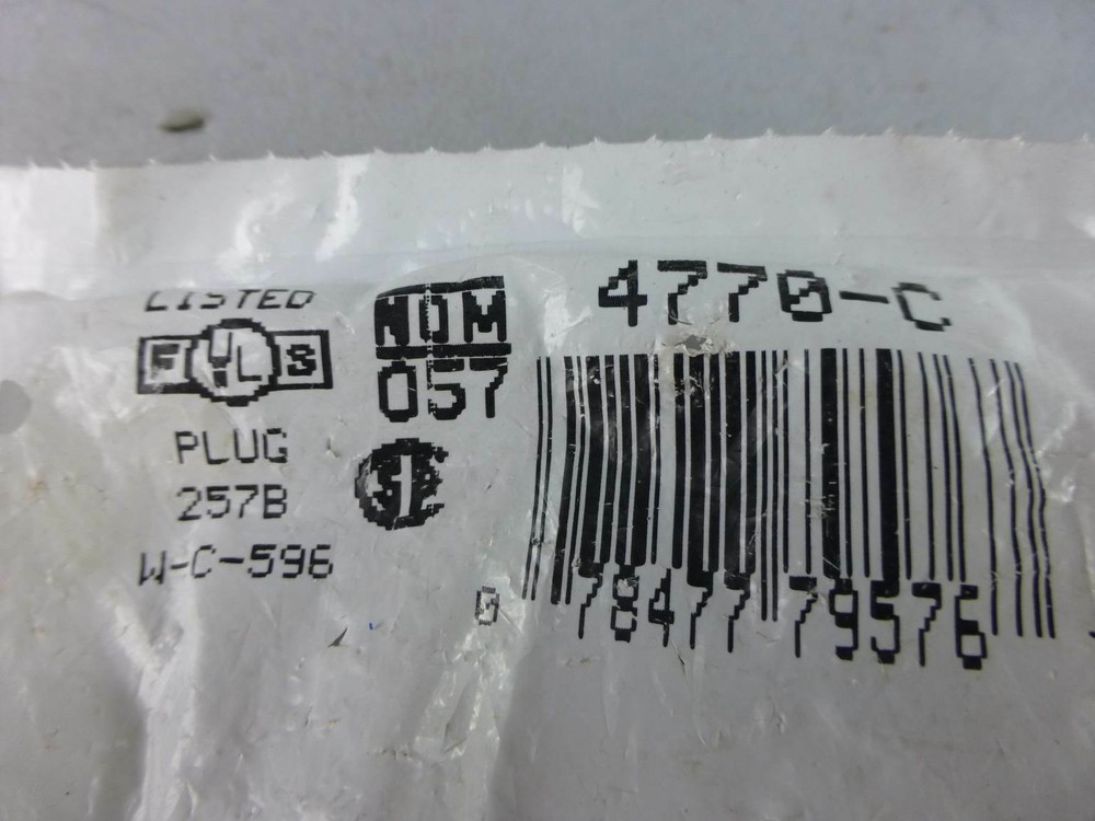 Leviton 4770-C Plug, 15A - NEW Surplus!