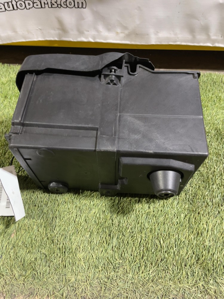 ✅ 2019 LINCOLN MKC Battery Tray OEM