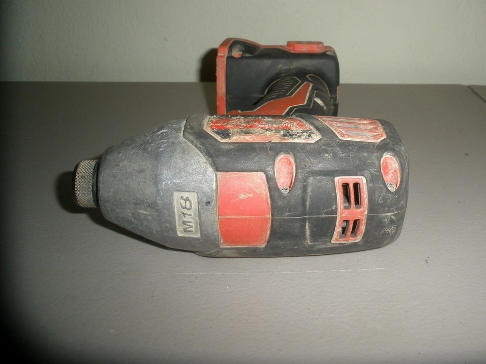 MILWAUKEE 2656-20 IMPACT DRIVER M18 1/4" DRIVER (TOOL ONLY)