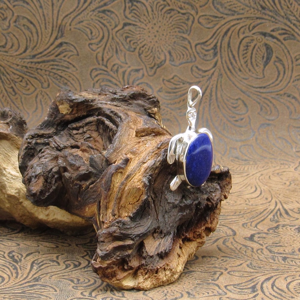 *Beautiful Lapis Sterling Silver Turtle Pendant