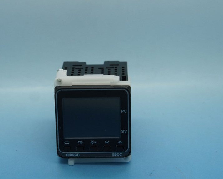 Original Digital Omron Temperature Controller E5CC-QX2ASM-850 In Box -New