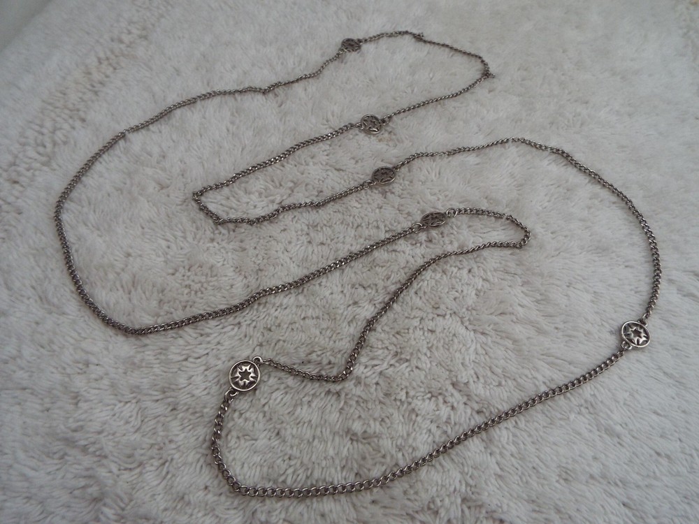 Silvertone Chain Necklace (J22)