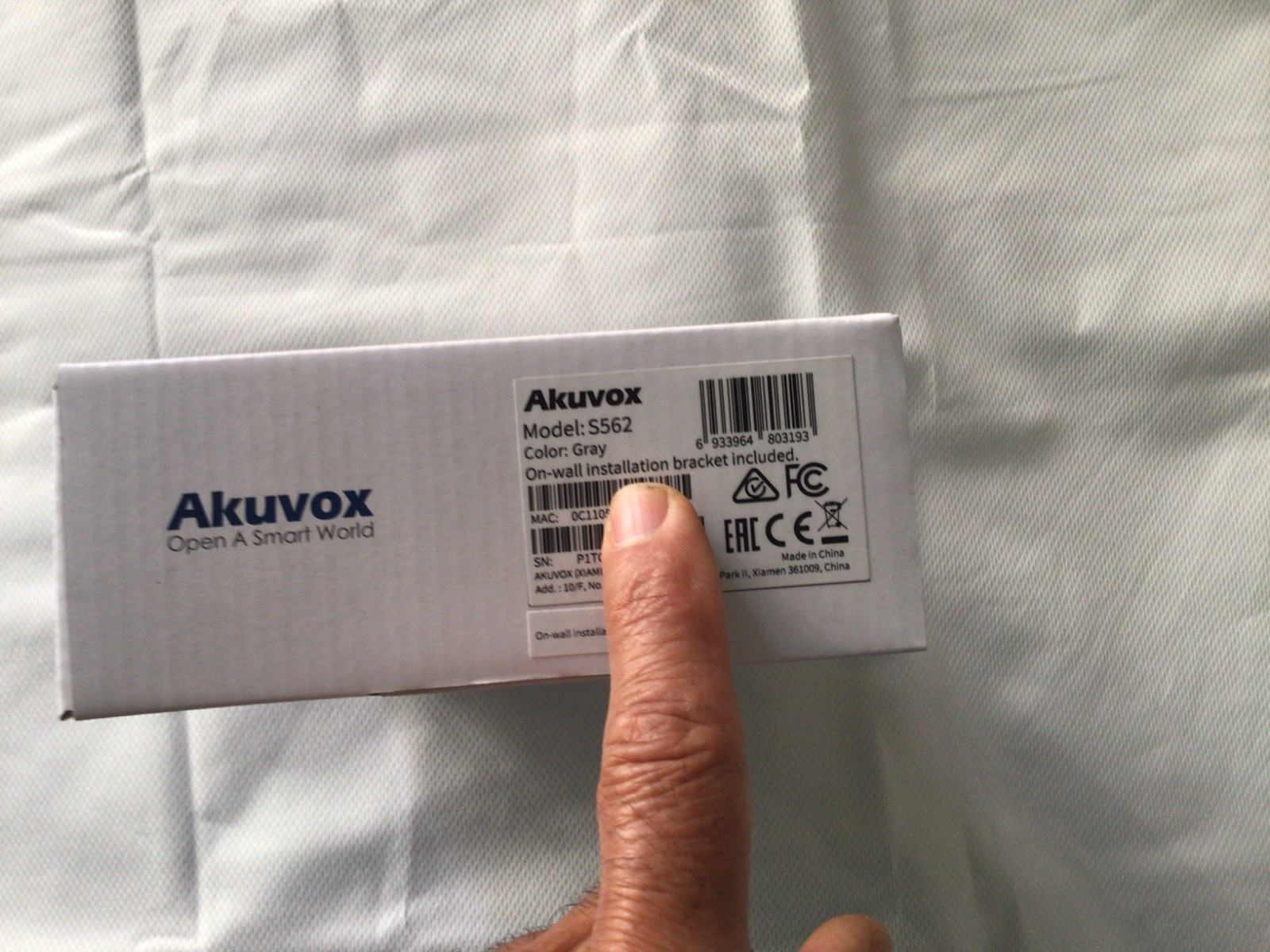 AKUVOX S562 Luxury Smart Indoor Monitor 7” Smart intercom for Home Integration