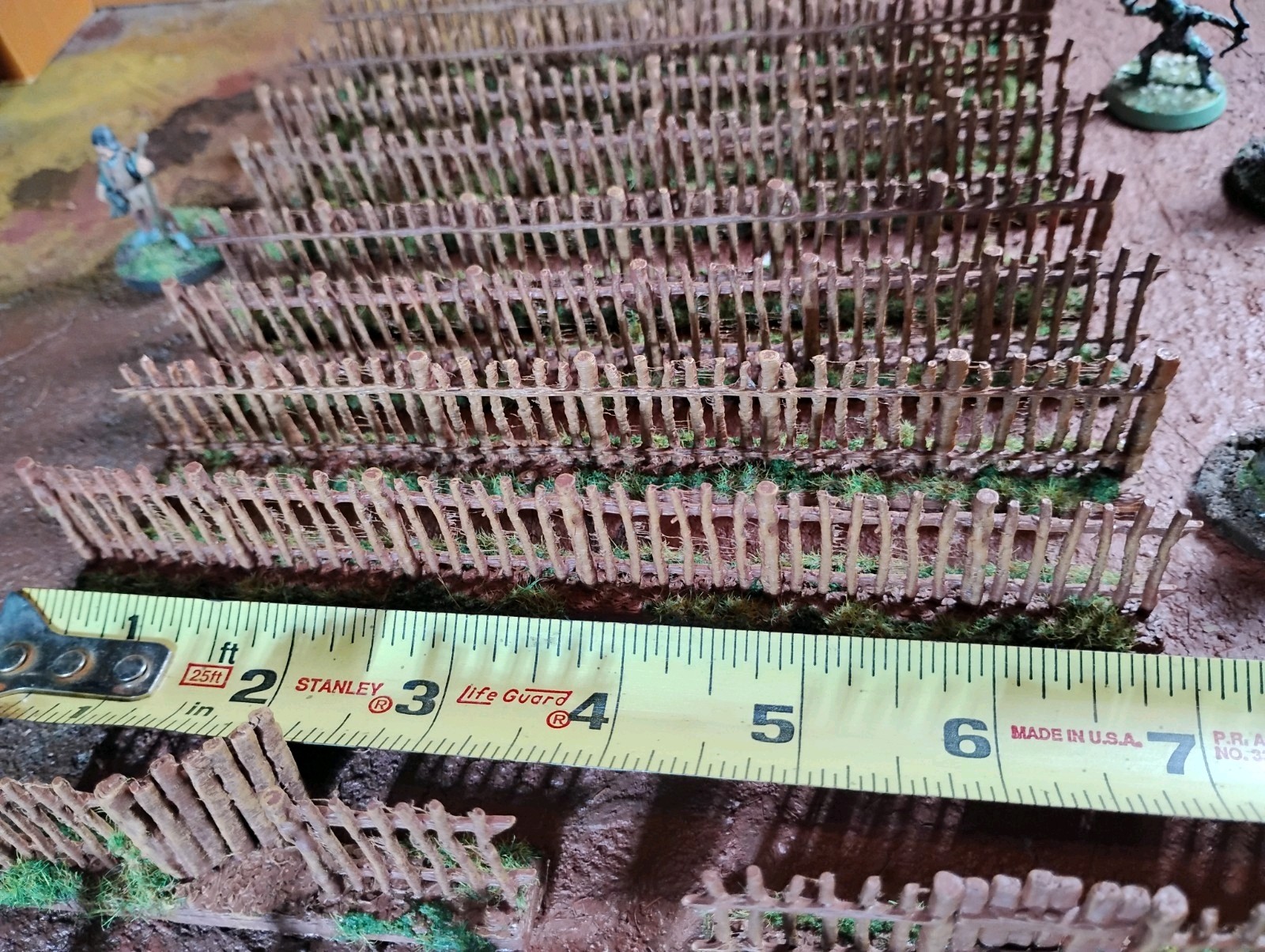 Wooden Fences Wargame Terrain 29pc of fence 108"- 9 feet Painted - 25mm 28mm
