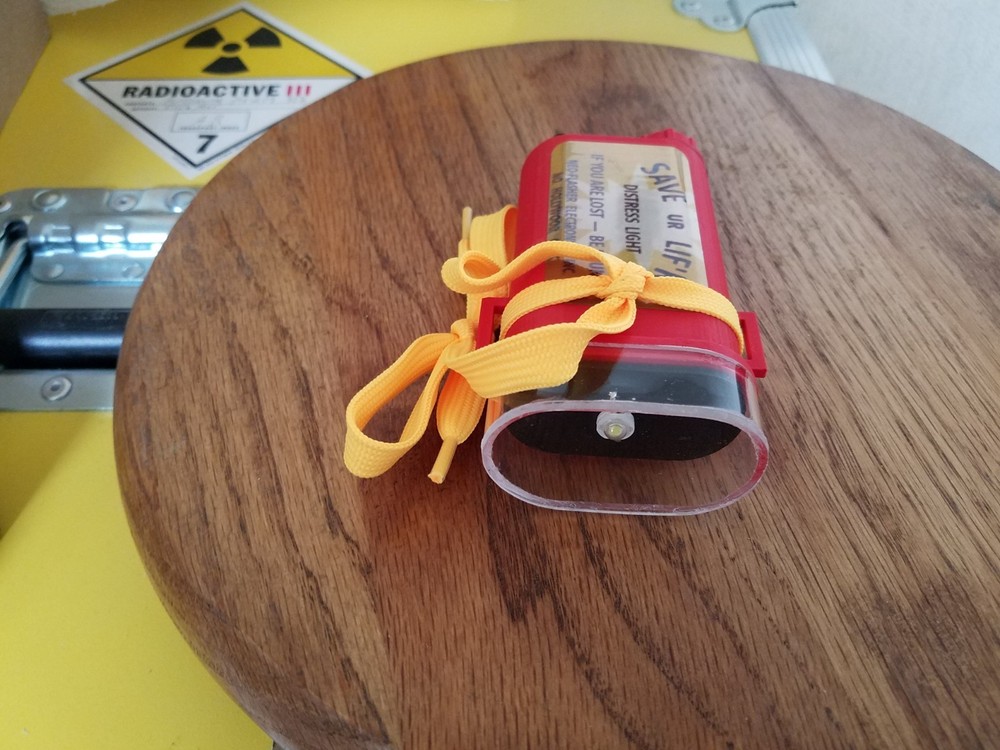 NEO FLASHER Strobe Light Replica perfect for use with Jaws Barrel display