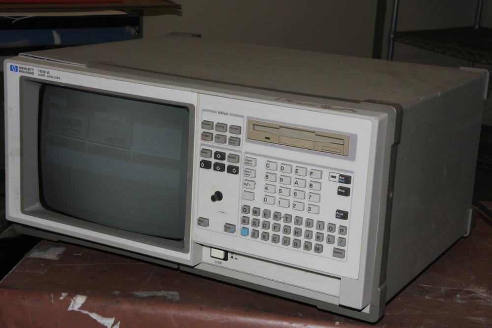 HP HEWLETT PACKARD 1661A Logic Analyzer Fair Condition Good Display
