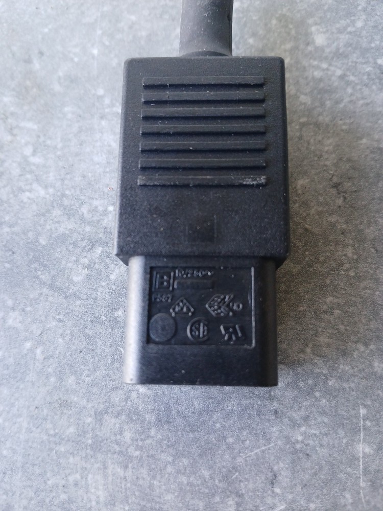 IC Socket female P587 250V 10 Amps