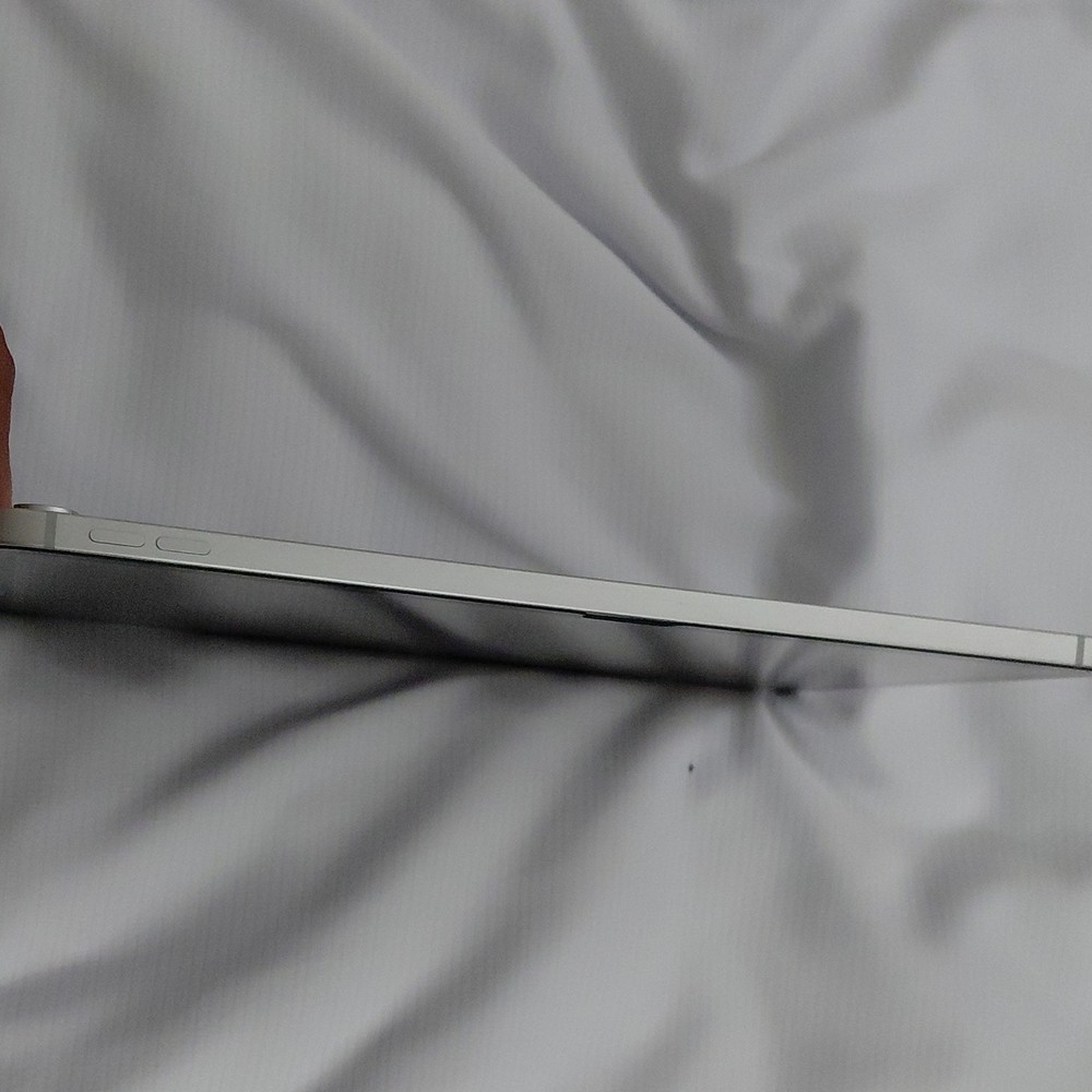 iPad (A16) Wi-Fi + Cellular