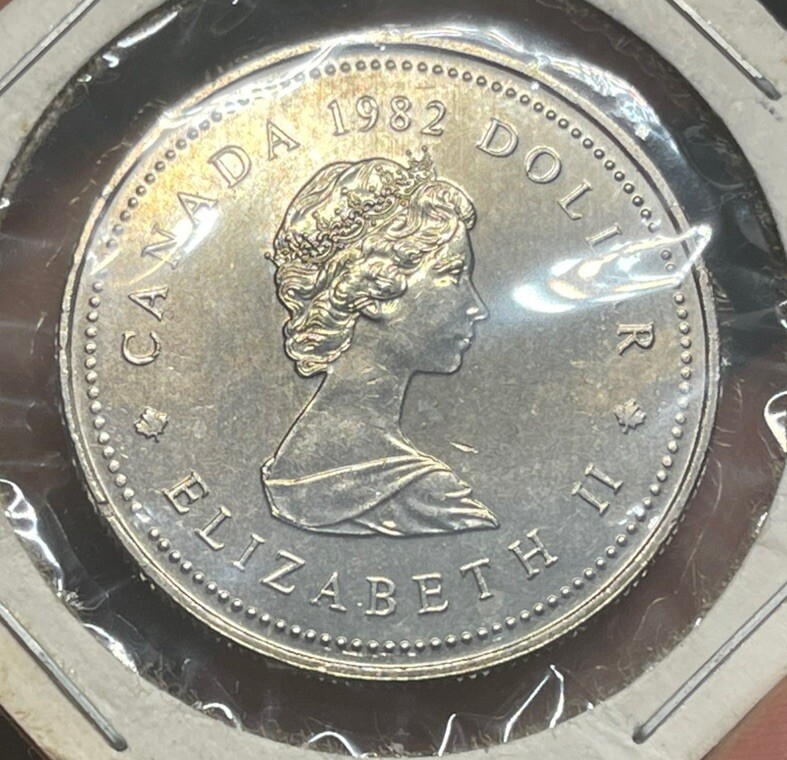 1992 Canada One Dollar Coin Excellent BU Condition High Value
