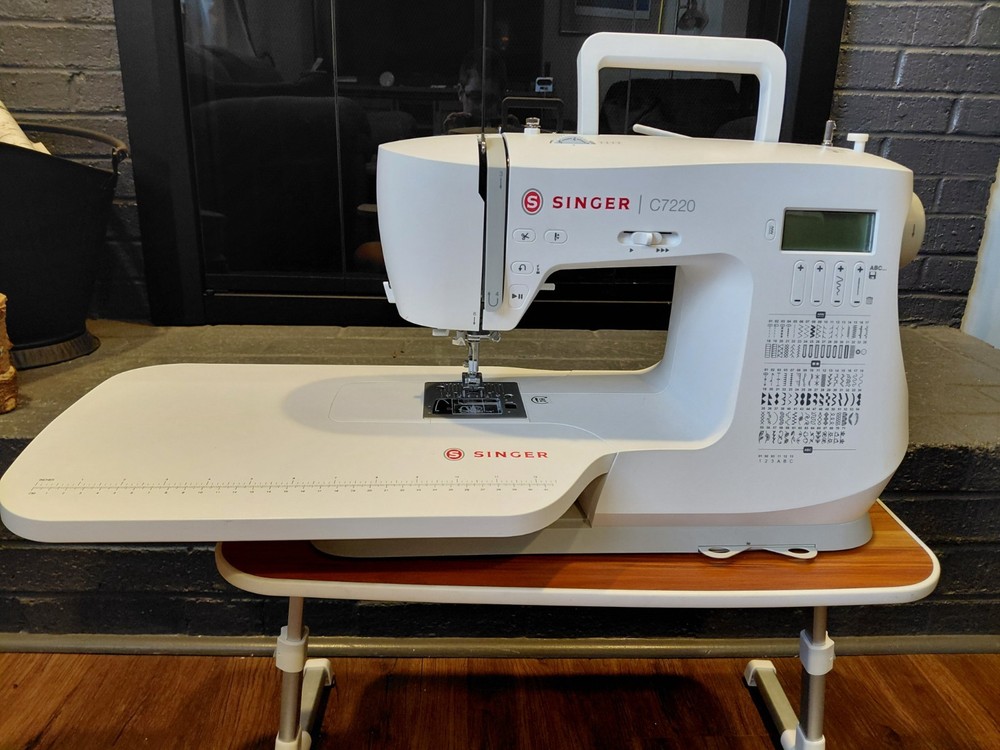 Singer C7220 Sewing Machine Pre-Owned (Barely Used) (Lightly Used) (Serviced)