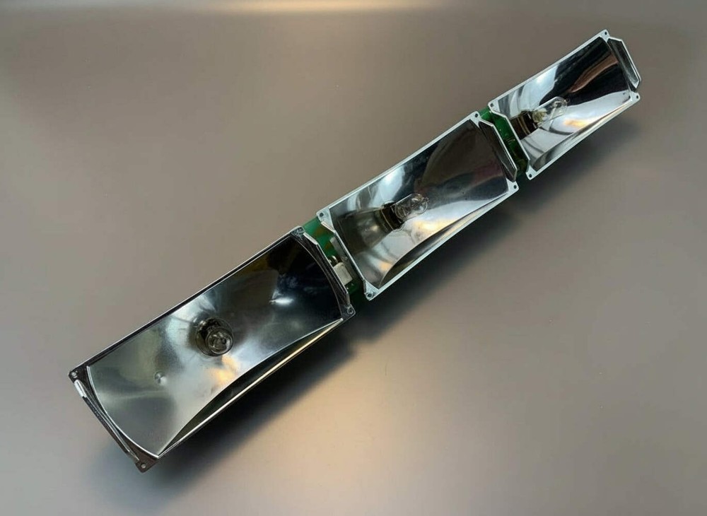 Code 3 MX7000 - End Section Traffic Advisor Light Assembly With White Bulbs