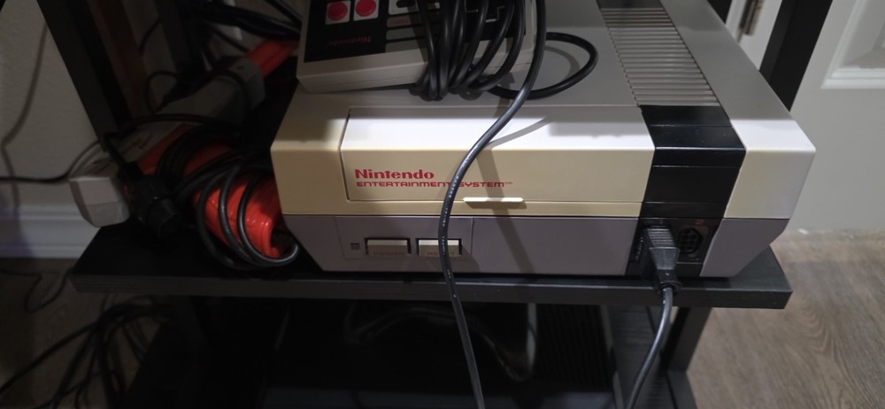 Nintendo NES Entertainment System Game Bundle 6 Tested & Working Games & Zapper