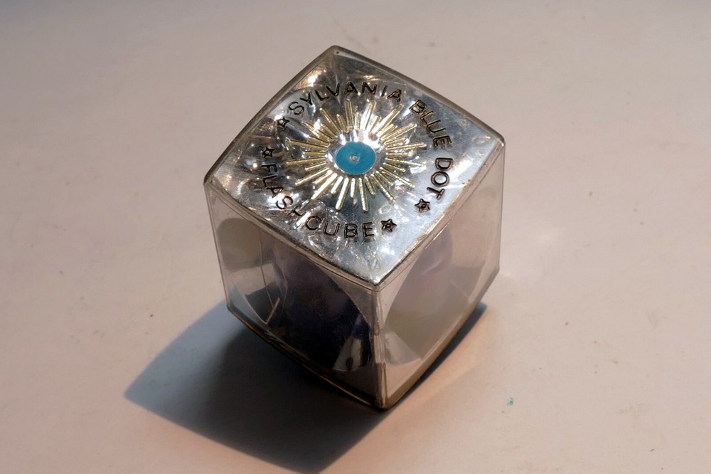 One SYLVANIA BLUE DOT GTE MAGICCUBE single unit for flash Argus