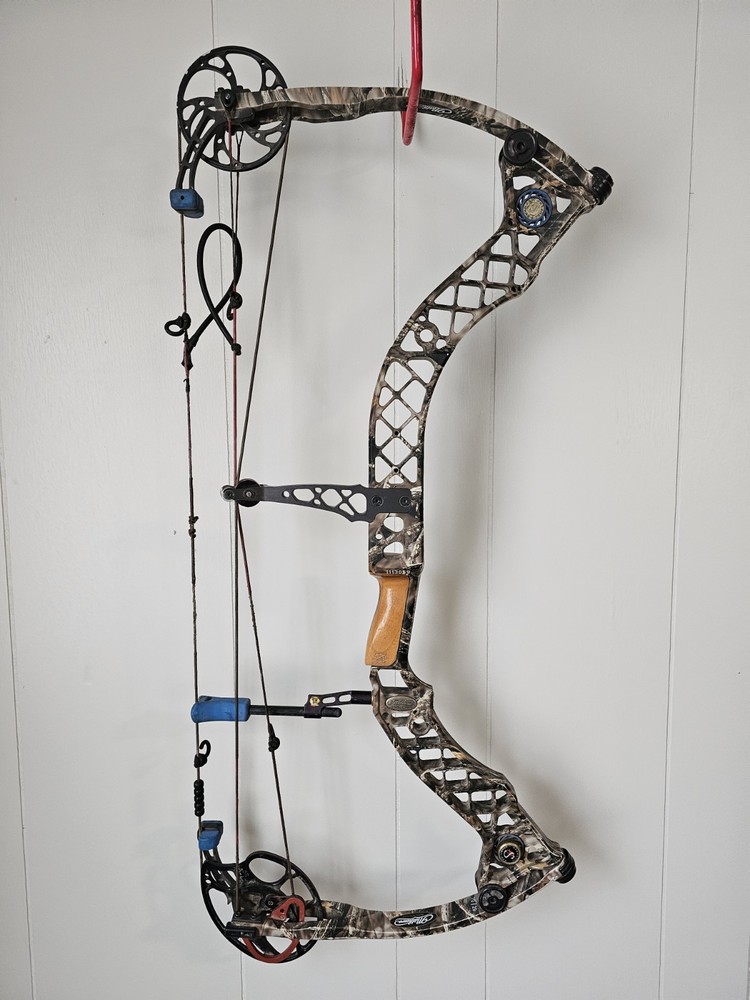 Mathews Z7 Compound Bow