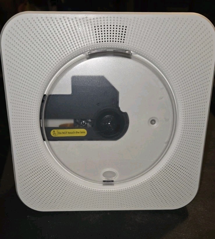 CD Player w/ USB Playback, Built In Speaker/Aux Out+Remote (USB Type-C Powered)