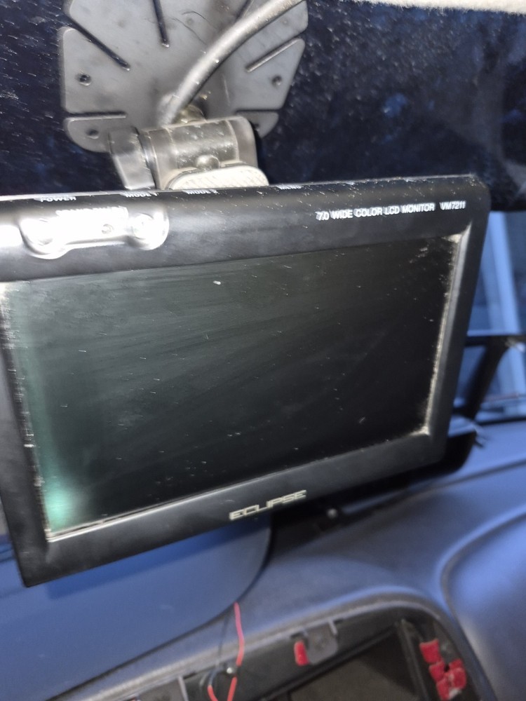 Eclipse 7.0 LCD Monitor VM7211 With Eclipse CD Changer