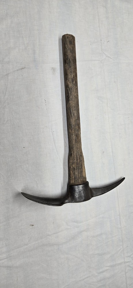 WWII US Diamond Calk 1945 Pick Mattock