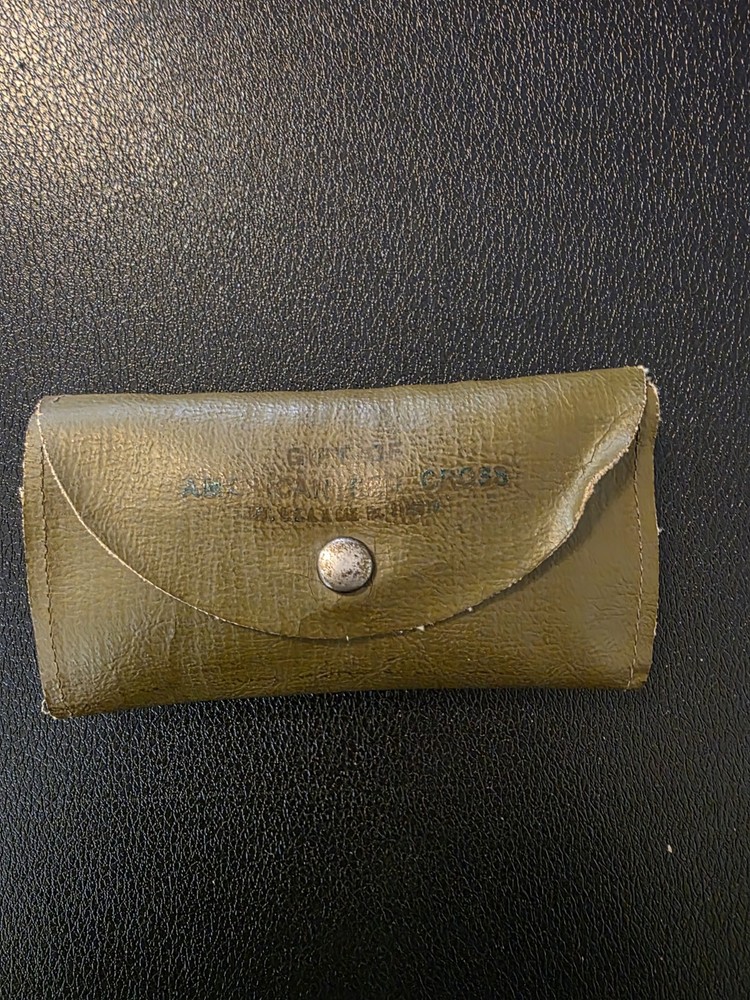 ORIGINAL WWII US ARMY INFANTRY RED CROSS SEWING KIIT W/ CONTENTS
