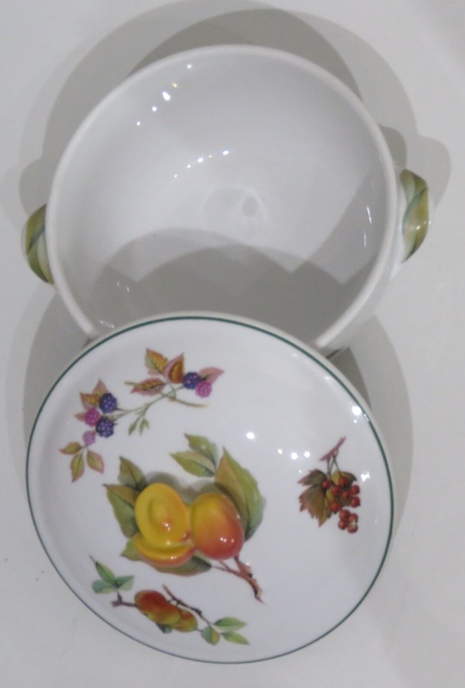 Royal Worcester "Evesham Vale" Pint Covered Casserole, Ramekin, Covered Jam