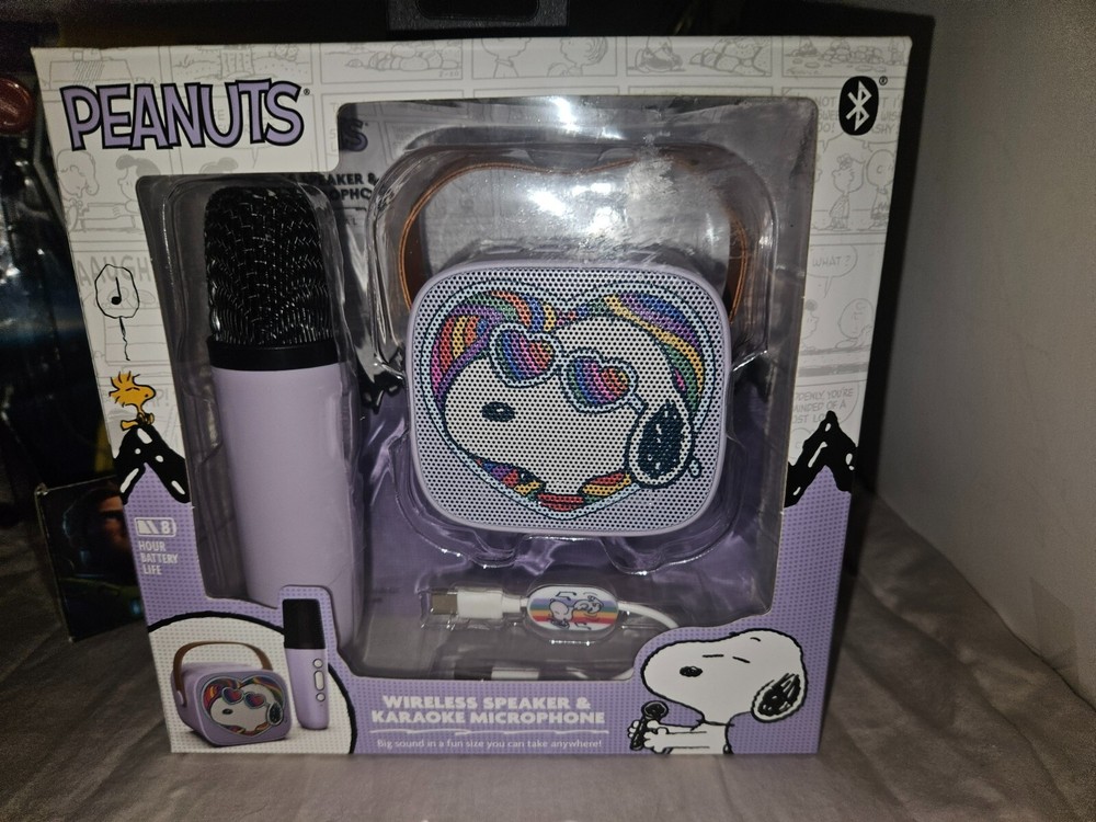 Peanuts Snoopy Wireless Speaker & Karaoke Microphone Set New!
