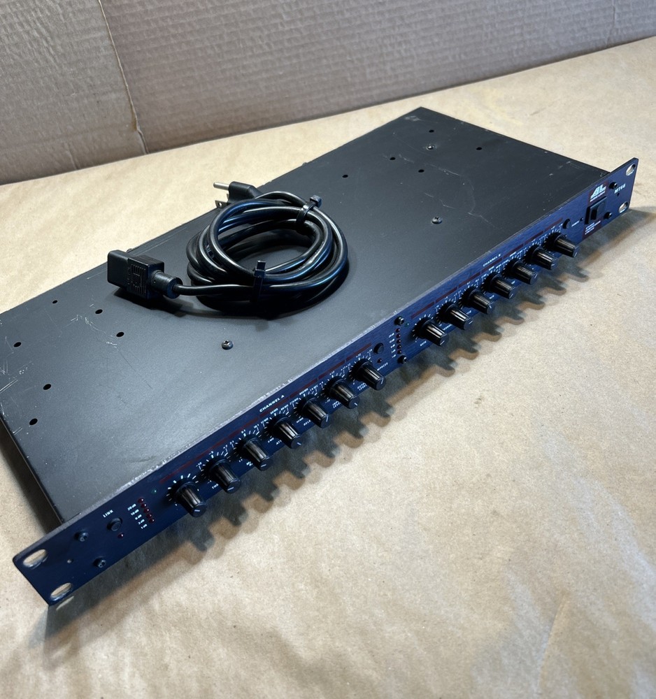 AUDIO LOGIC MT66 PRO Stereo Compressor Limiter - Powers On - Untested