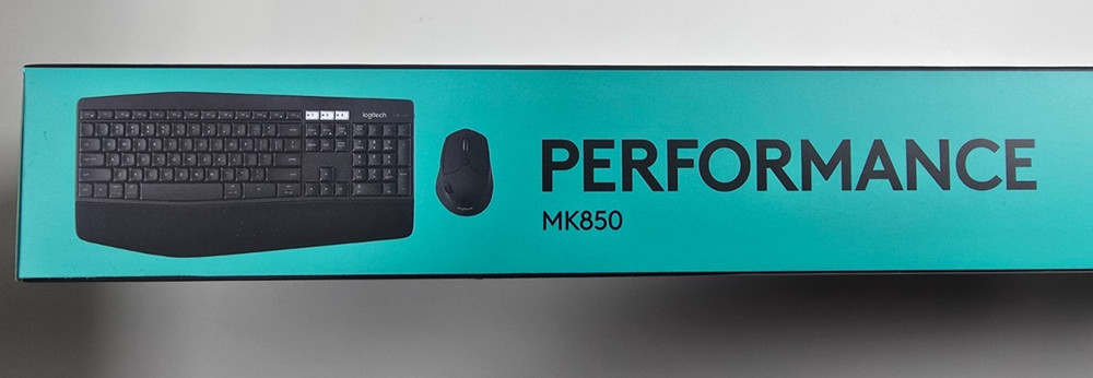 NEW Logitech MK850 Performance Wireless USB/BT Keyboard and Mouse Combo Sealed