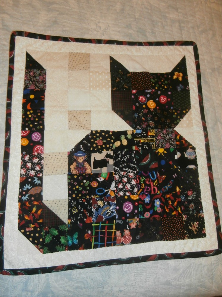 KITTY CAT patchwork QUILT art 19" x 21"L