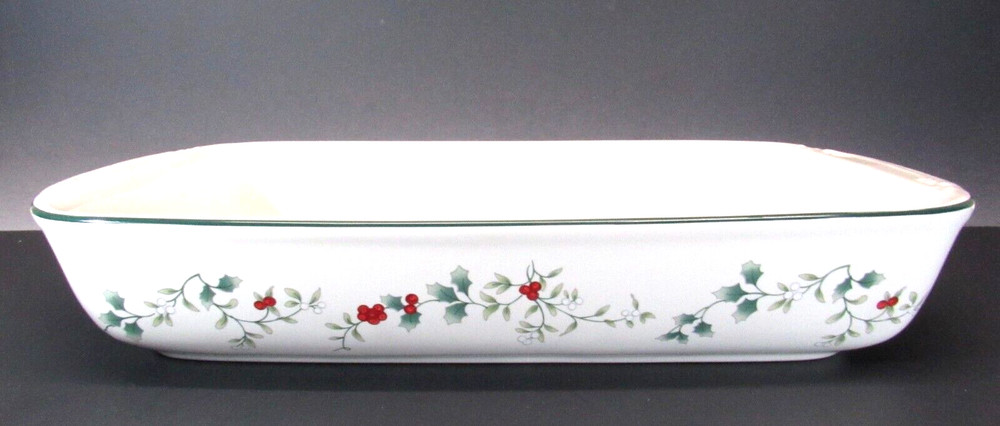 PFALTZGRAFF WINTERBERRY STONEWARE RECTANGULAR 14 INCH BAKER/CASSEROLE