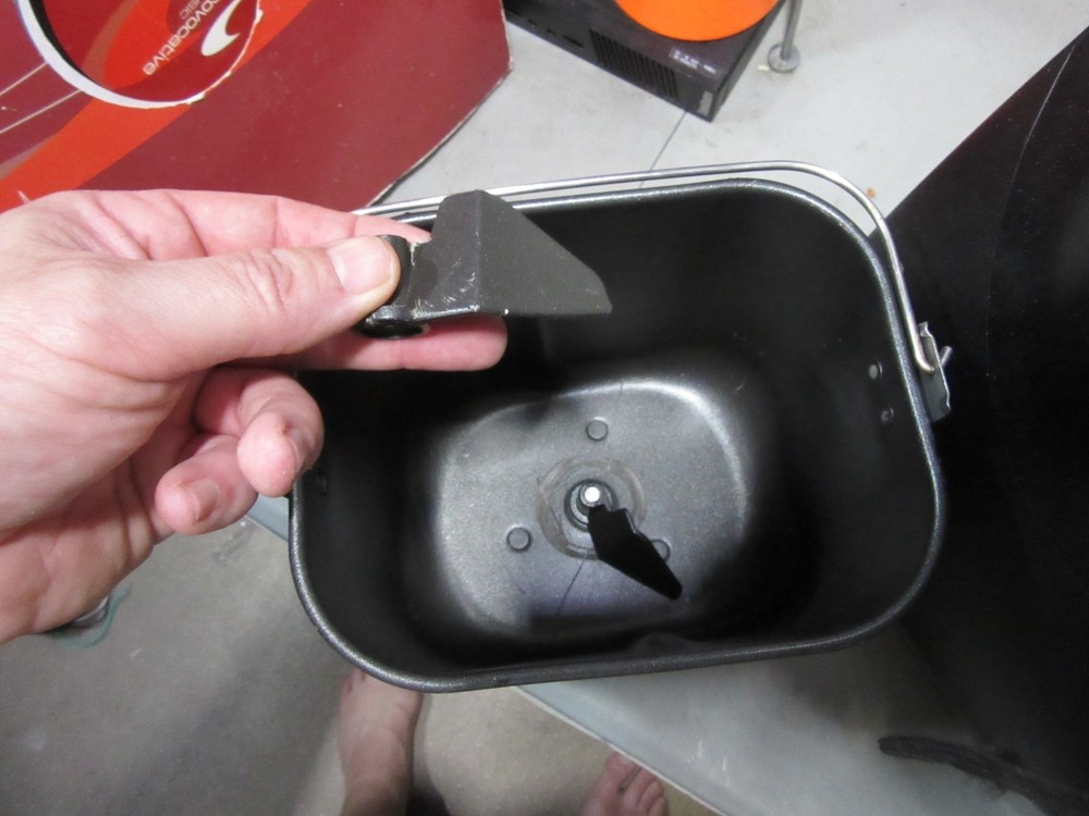 Hamilton Beach 29882 BM07 Home Baker Automatic Bread Maker Machine w/ Xtra