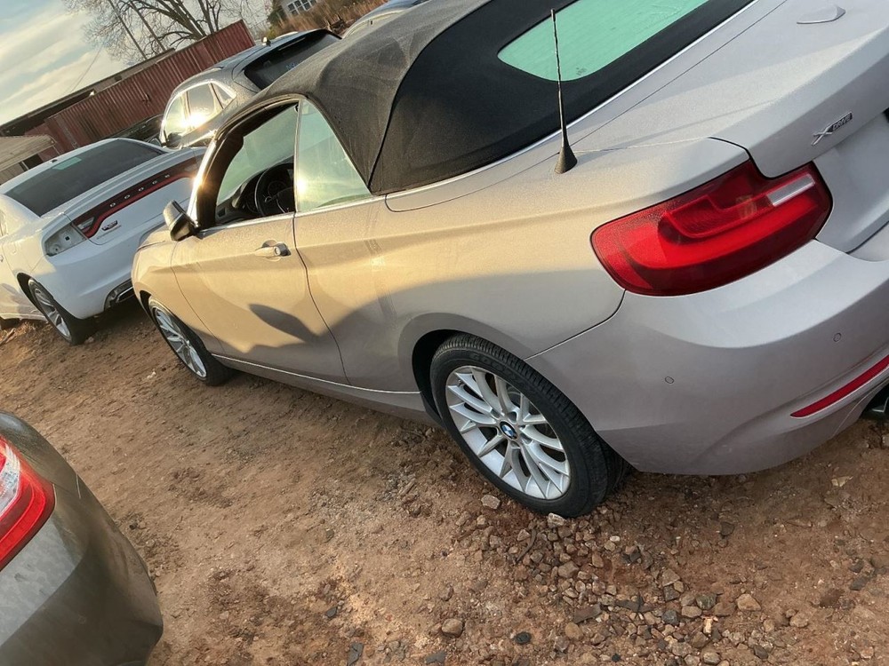 228I 2016 Glove Box 4909902