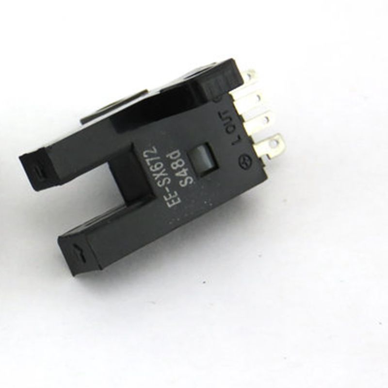 1PC EE-SX672 EESX672 OMRON sensor NEW