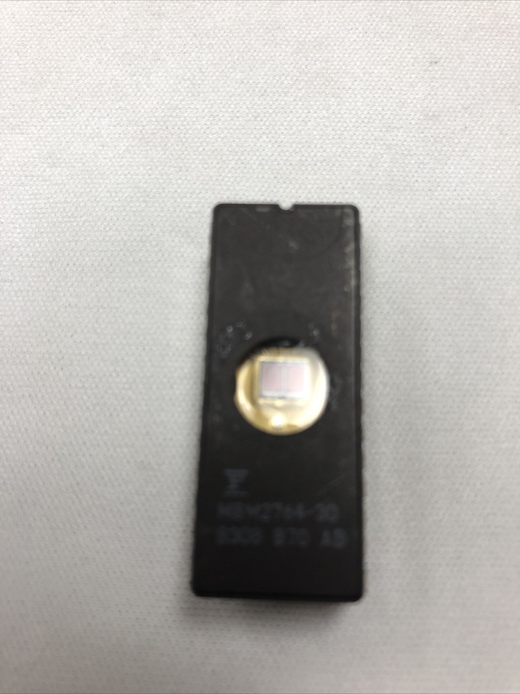 MBM2764-30, ID-D-7-5-3-3, chips Components
