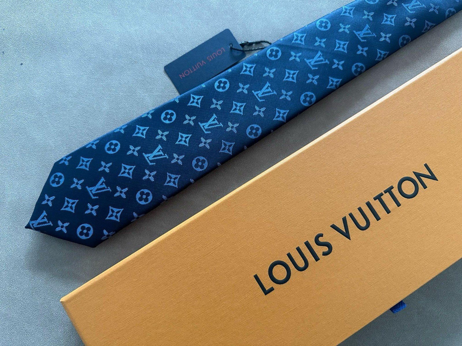 Louis Vuitton Classic Monogram Men's Tie Silk 3.25" The Widest